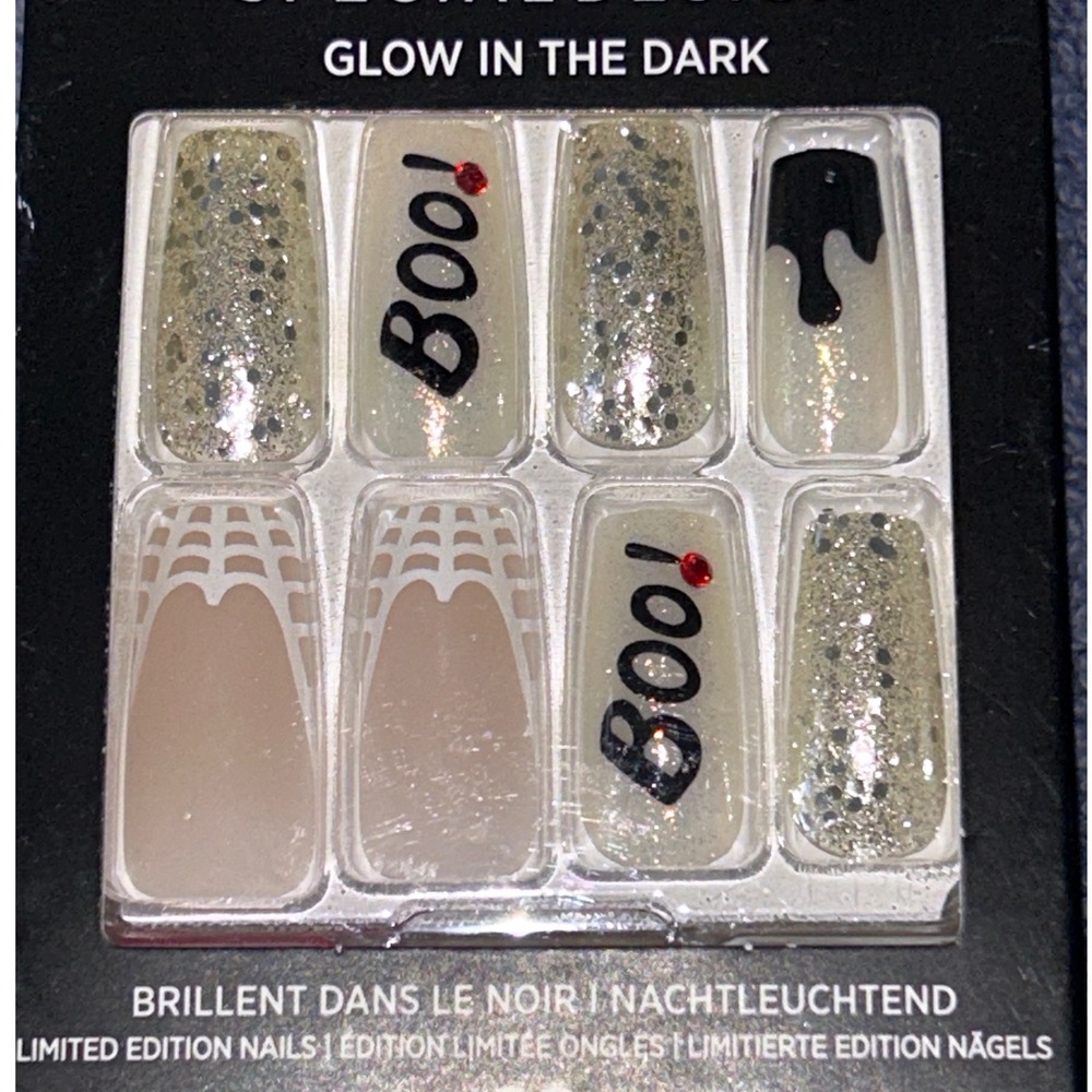 Kiss sd Special Design Glow In The Dark Halloween Nails Long Boo Webs
